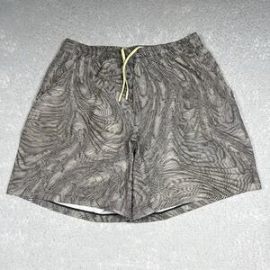 Lululemon Pace Breaker Shorts Mens Size Large Yellow Inseam 7 in No Liner